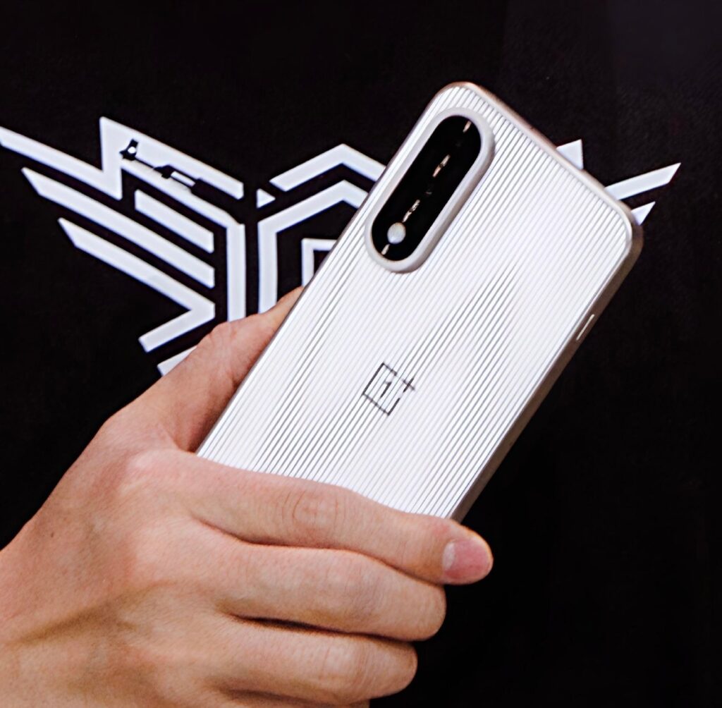 OnePlus Ace 5 Extreme Edition with 144Hz OLED, Dimensity 9400+ and triple camera setup
